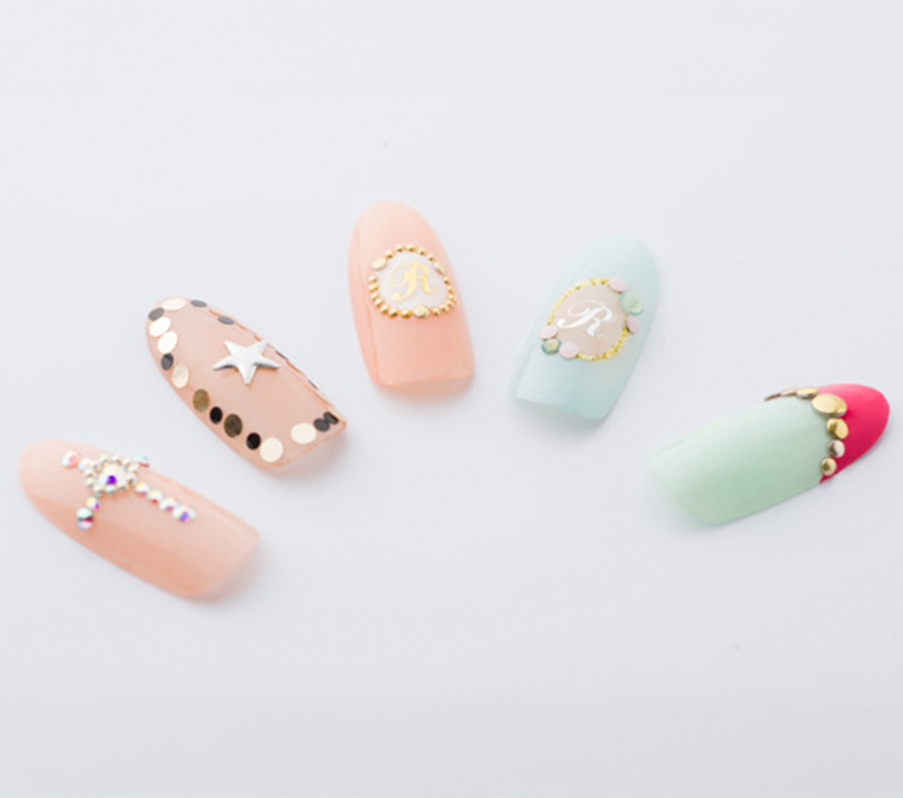 デザインアートのネイルチップ